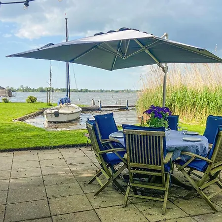 Lakehouse Holiday home *