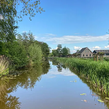 Lakehouse Semesterbostad