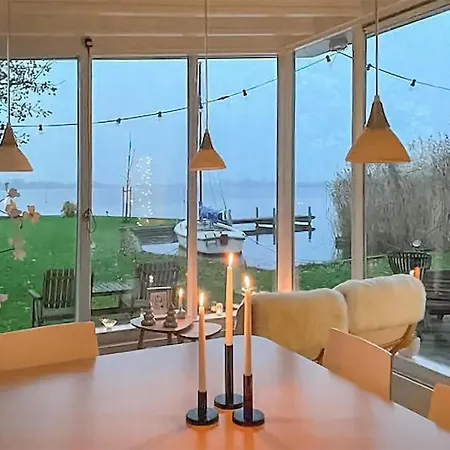 Holiday home Lakehouse