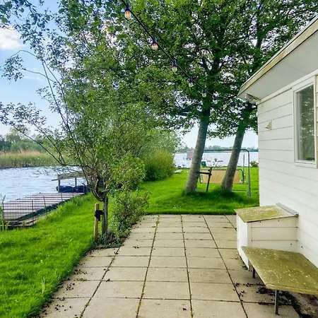 Lakehouse Дом отдыха *